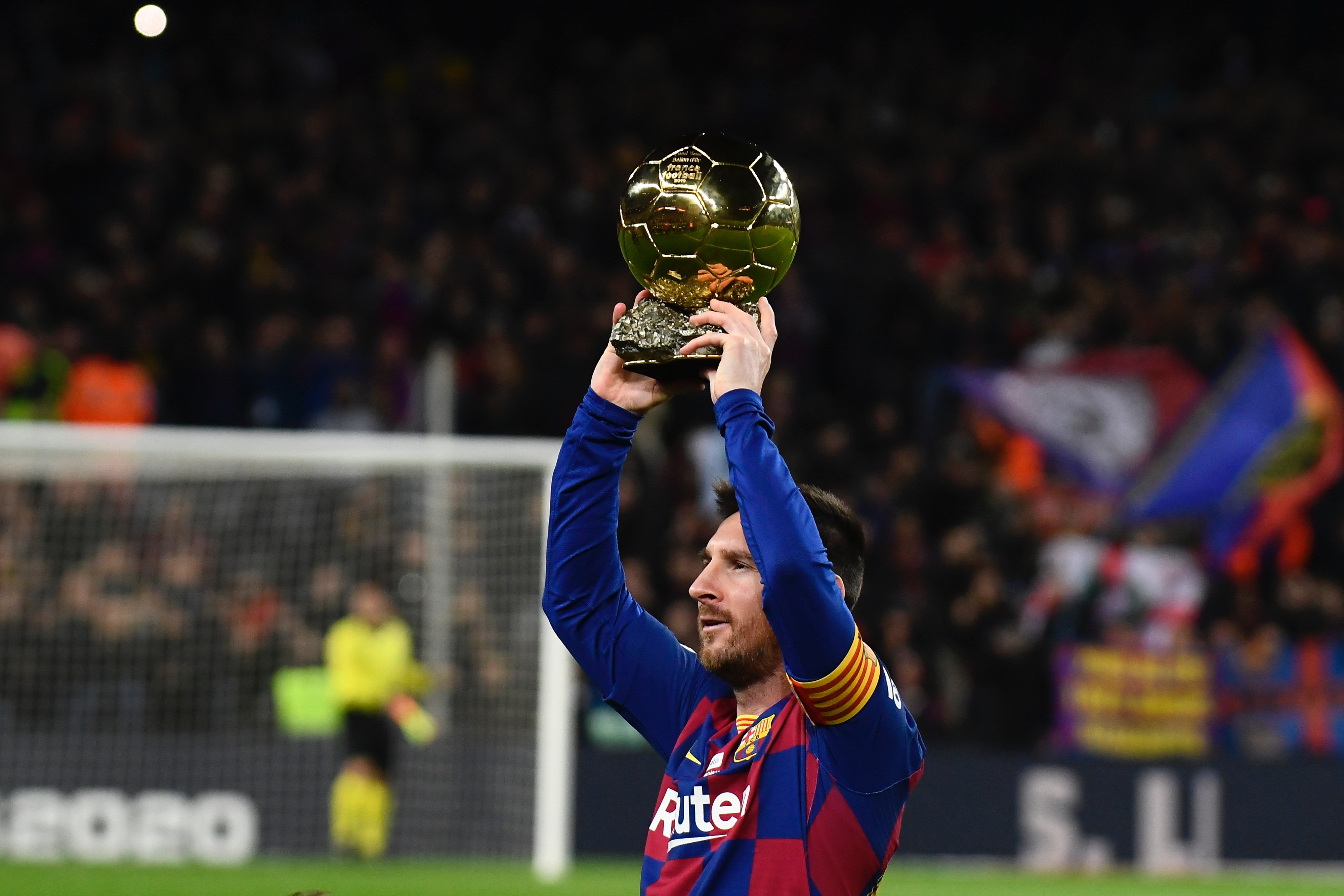 半场战报：本菲卡0-0勒沃库森，奥塔门迪中柱