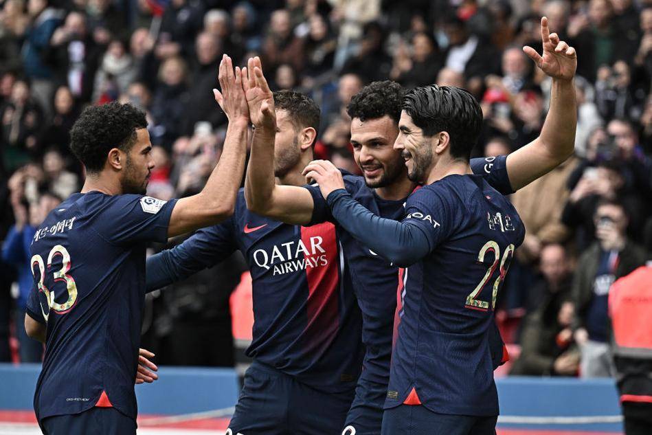 7000万先生1年没踢球😢24岁穆德里克社媒晒斯坦福桥照：圣诞快乐（24岁穆德里克一年未出场，社媒晒斯坦福桥照送祝福：圣诞快乐）