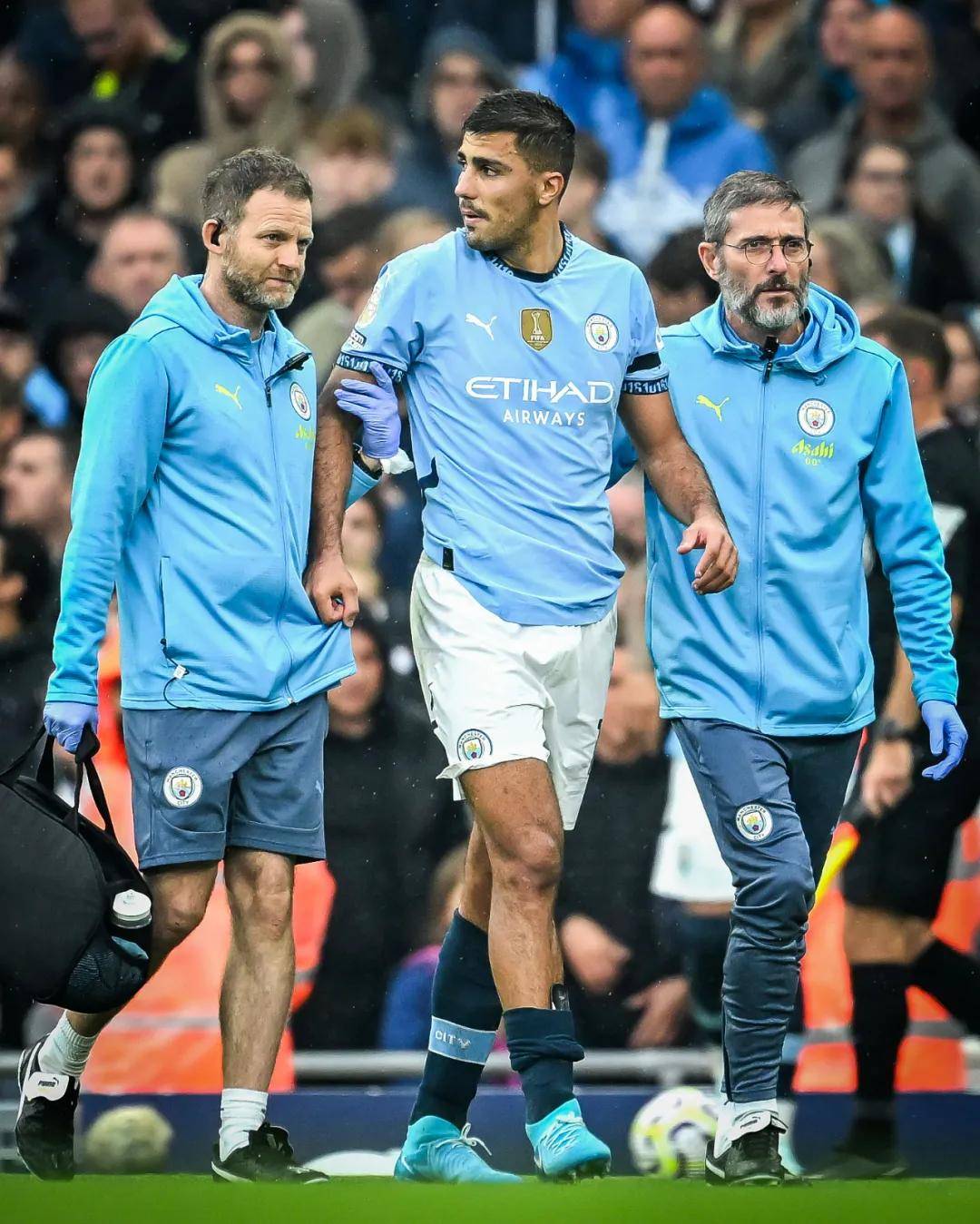 喜得千金，索博斯洛伊晒照宣布女儿出生