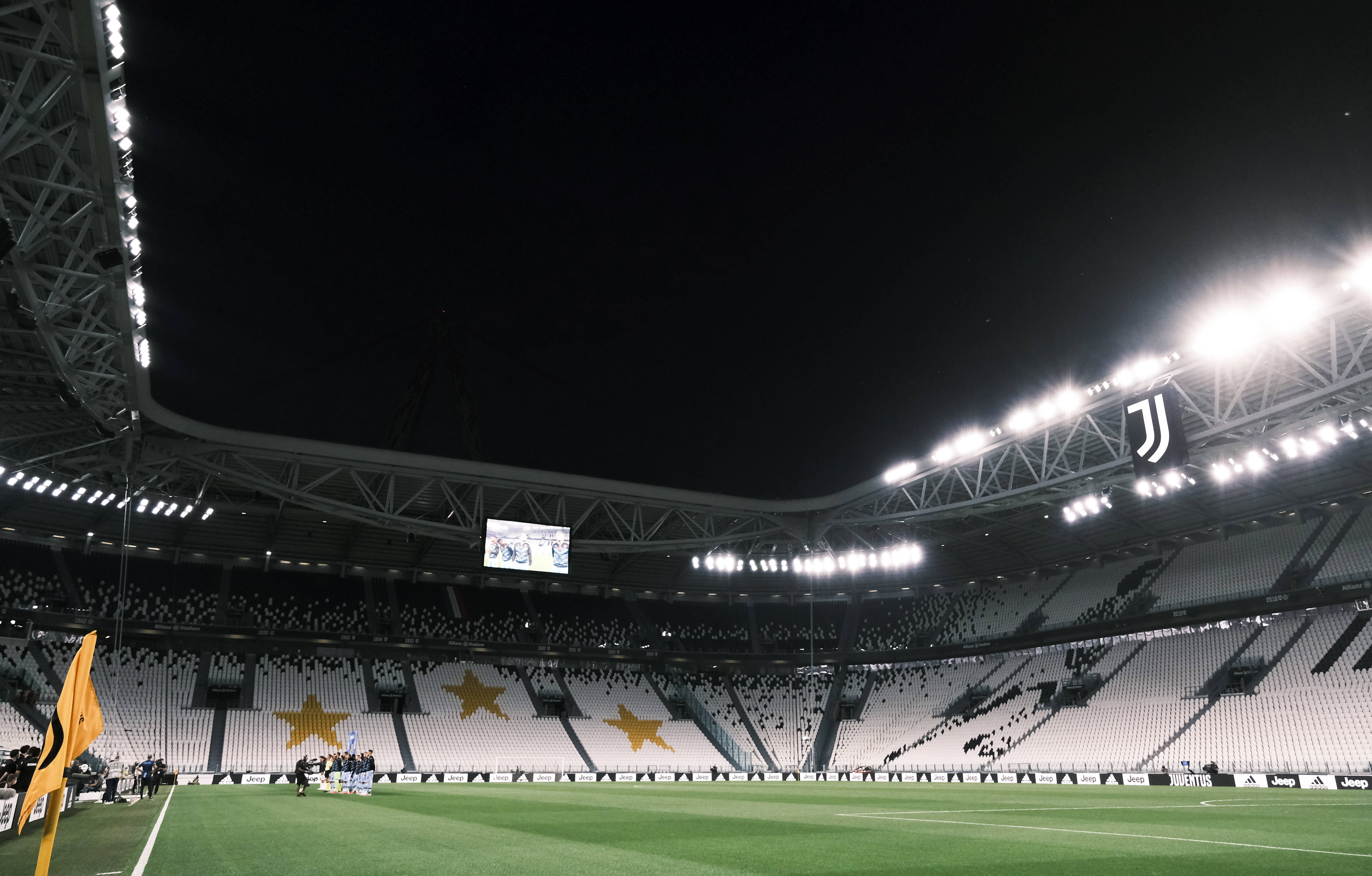 每体：法国球迷和名宿对姆巴佩在受伤离队后前往迪拜度假不满（每体：姆巴佩伤退后赴迪拜度假引法国球迷与名宿不满）