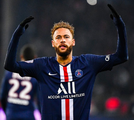 德甲半场：霍恩顿吉破门，格雷罗扳平，拜仁慕尼黑1-1圣保利