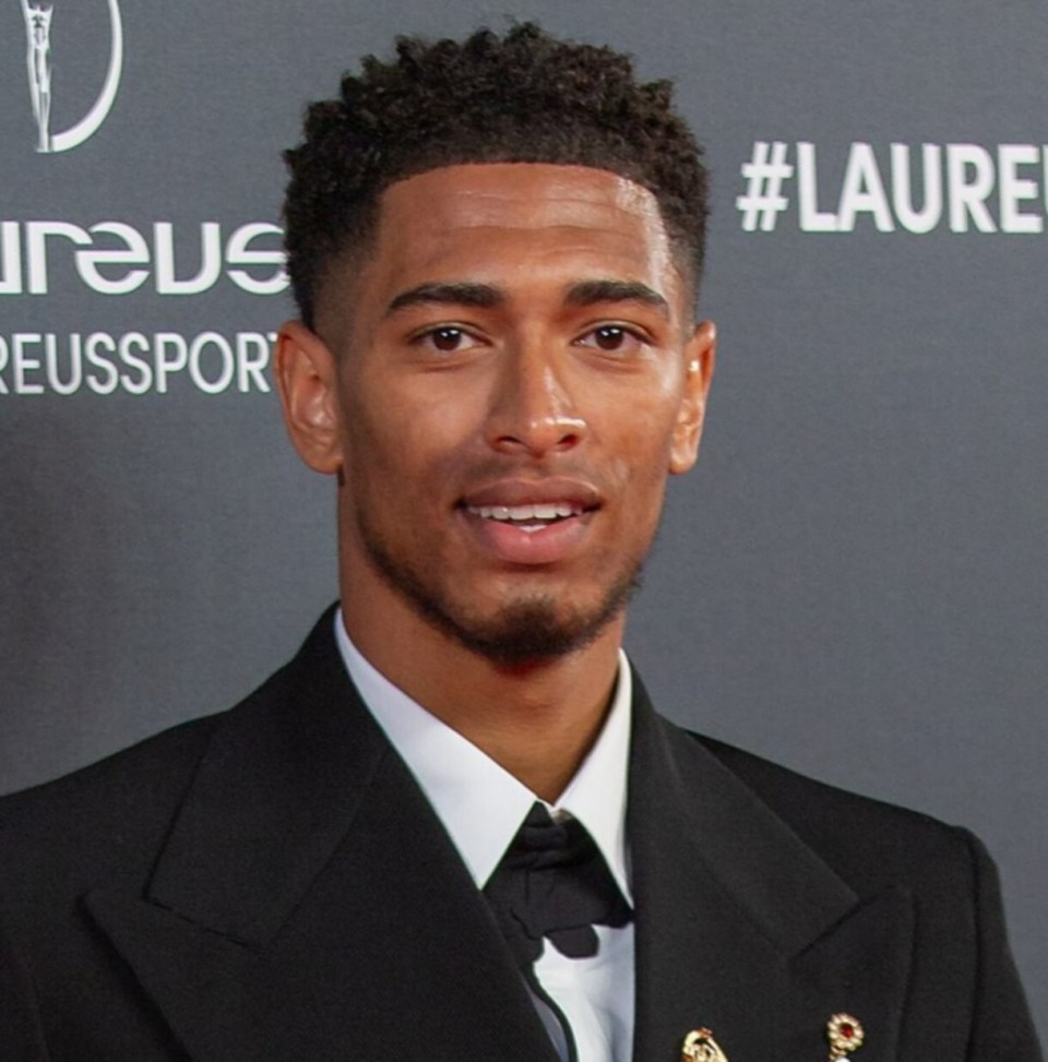 比利时媒体：孔帕尼当选2025年度比利时最佳教练（比媒：孔帕尼荣膺2025年比利时年度最佳主帅）