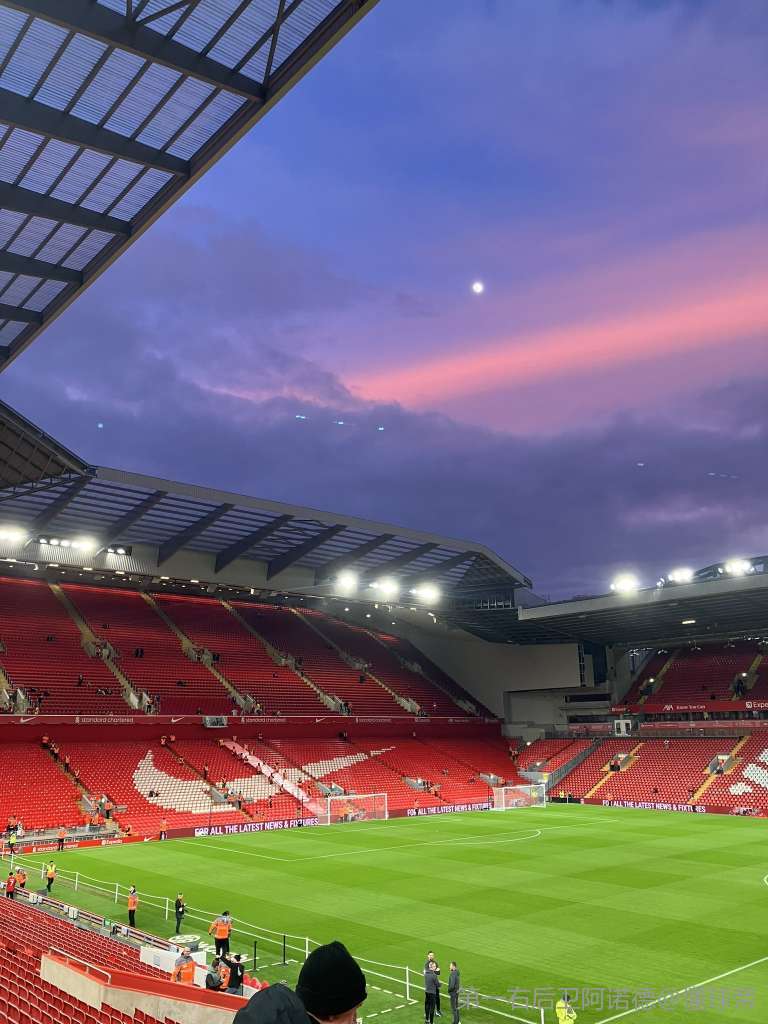 记者：埃贝尔明确表示，只有于帕离队拜仁才会签卢克巴